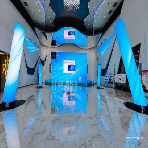 某教育机构多媒体展馆室内创意造型LED显示屏